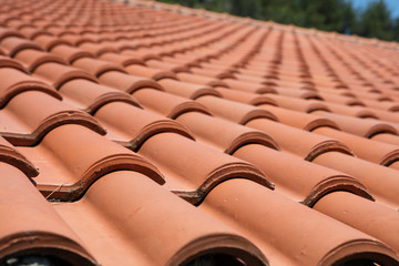 The Advantages and Disadvantages of Clay Tile Roofing